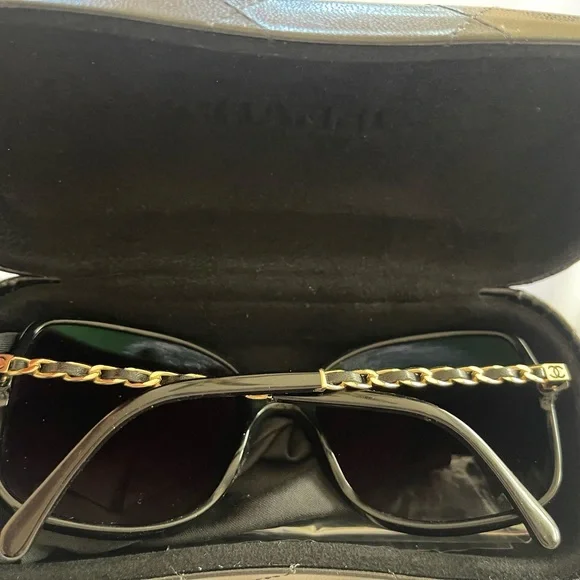 CHANEL Black Sunglasses with Classic Chain Design